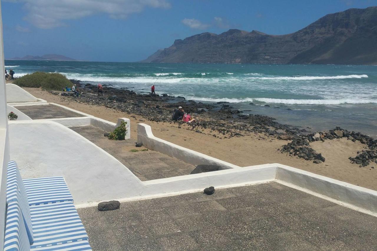 Playa De Caleta De Famara Villa Kültér fotó